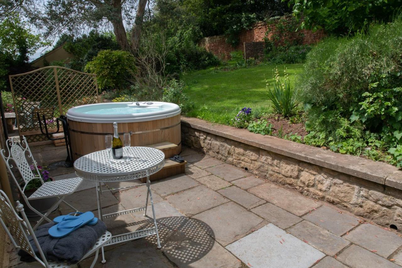 Loft Apartment Nr Bath & Bristol With Hot Tub ภายนอก รูปภาพ