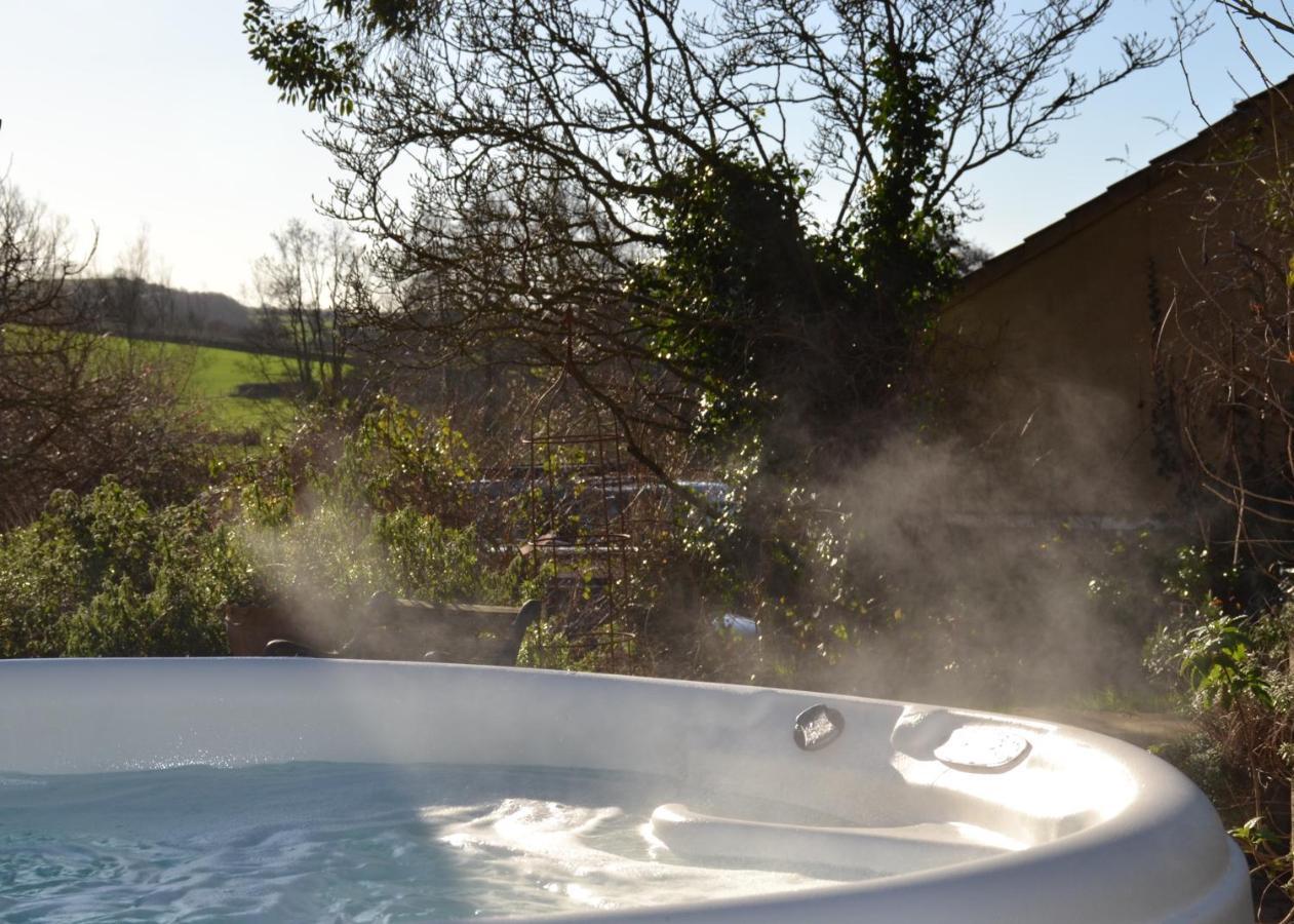 Loft Apartment Nr Bath & Bristol With Hot Tub ภายนอก รูปภาพ